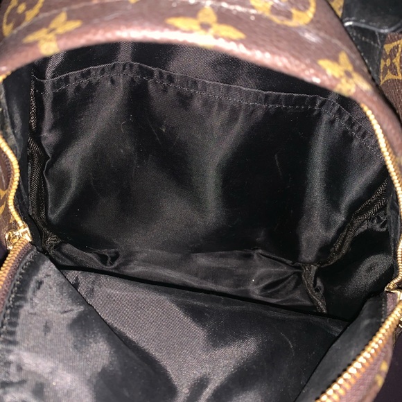 Backpack - Picture 5 of 6